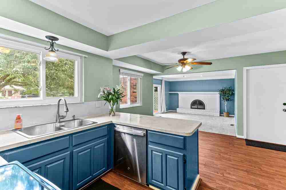1214 Stonetree Dr - Photo 2 of 34