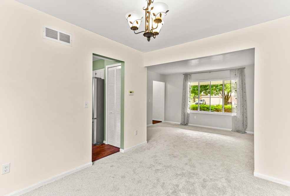 1214 Stonetree Dr - Photo 3 of 34