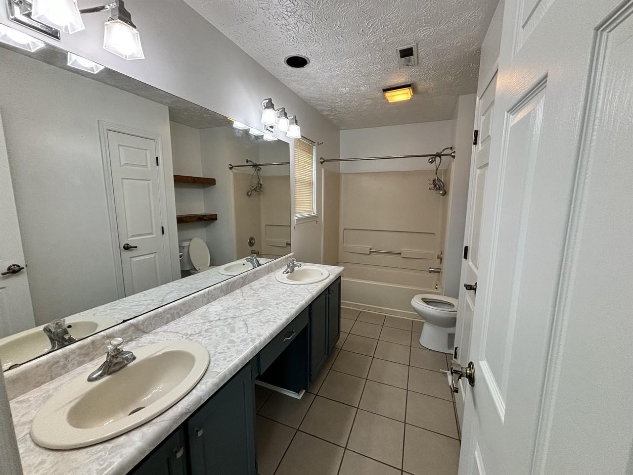 3065 Shellbark Dr - Photo 6 of 25