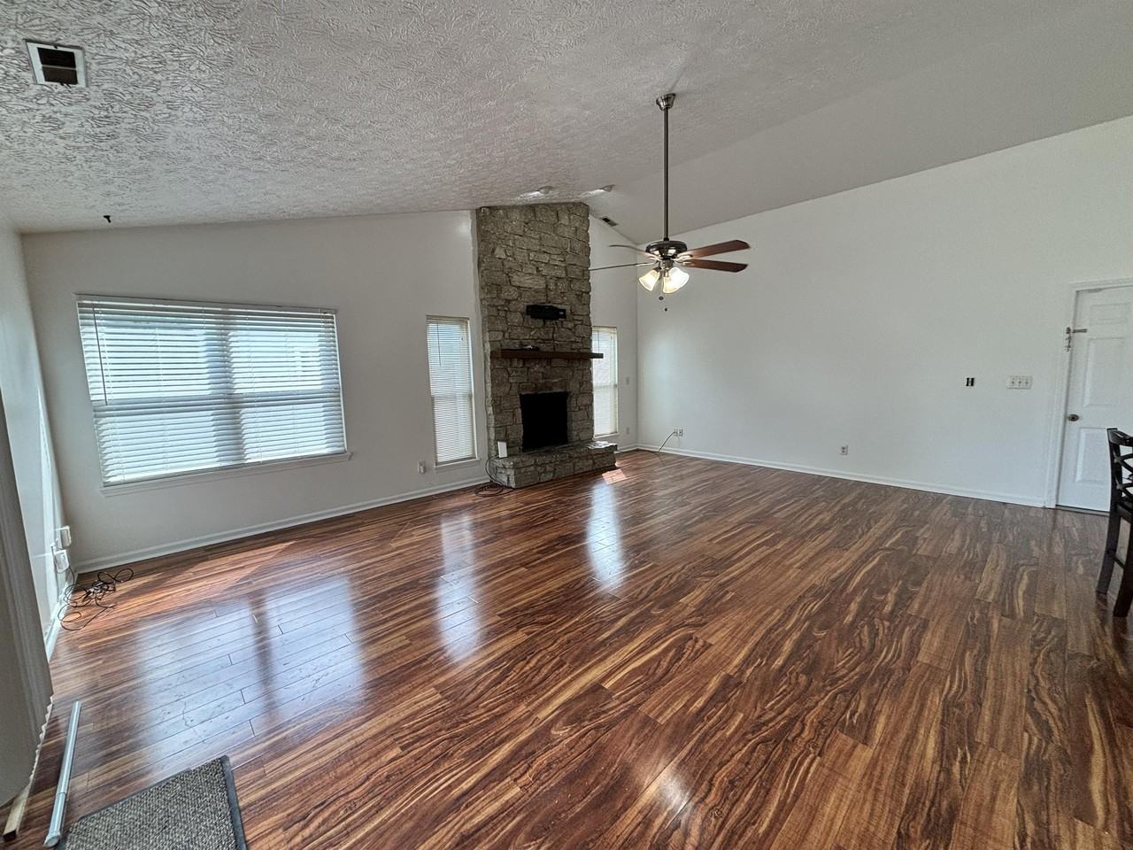 3065 Shellbark Dr - Photo 3 of 25