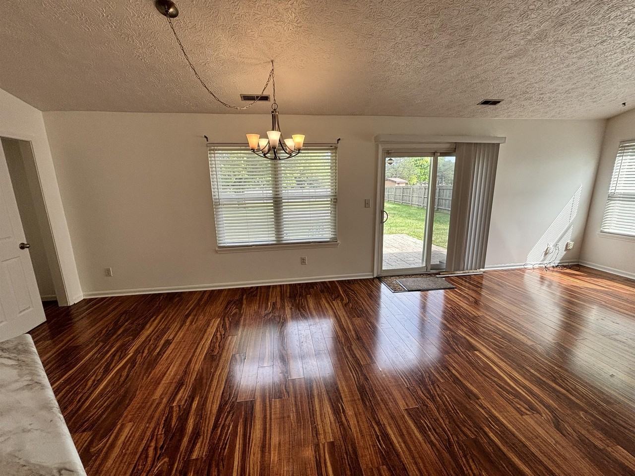 3065 Shellbark Dr - Photo 4 of 25