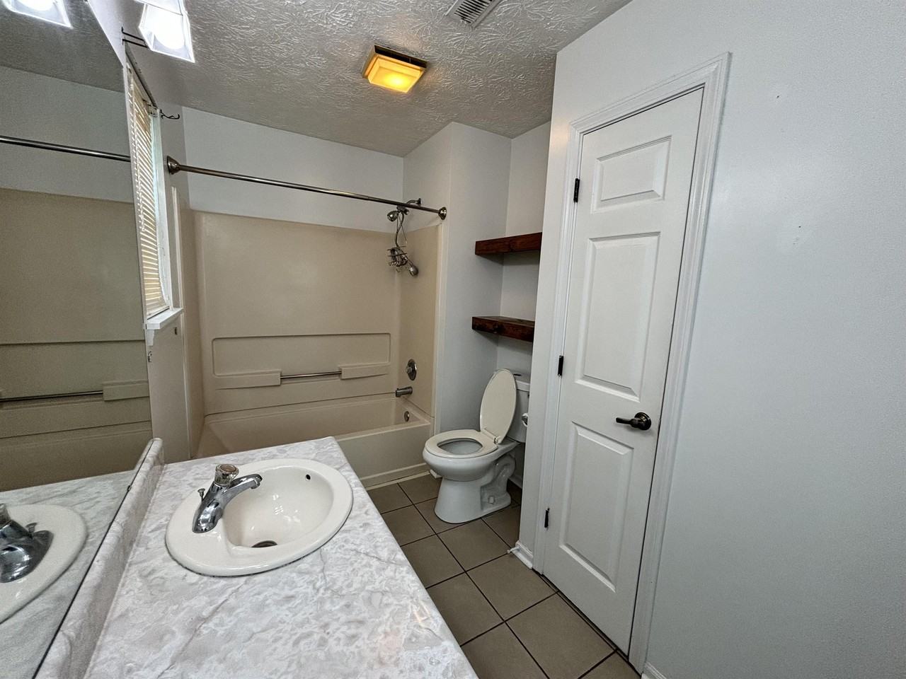 3065 Shellbark Dr - Photo 2 of 25