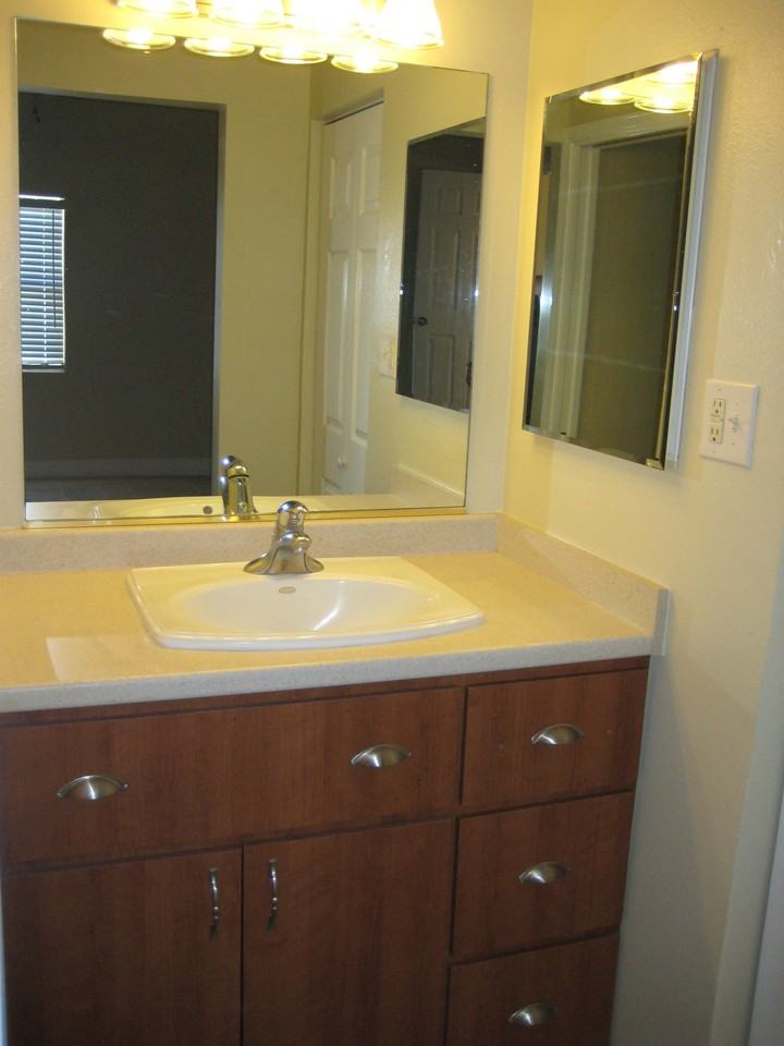 1004 N Gordon St - Photo 3 of 21