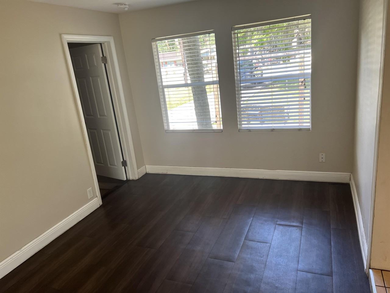 1004 N Gordon St - Photo 2 of 21