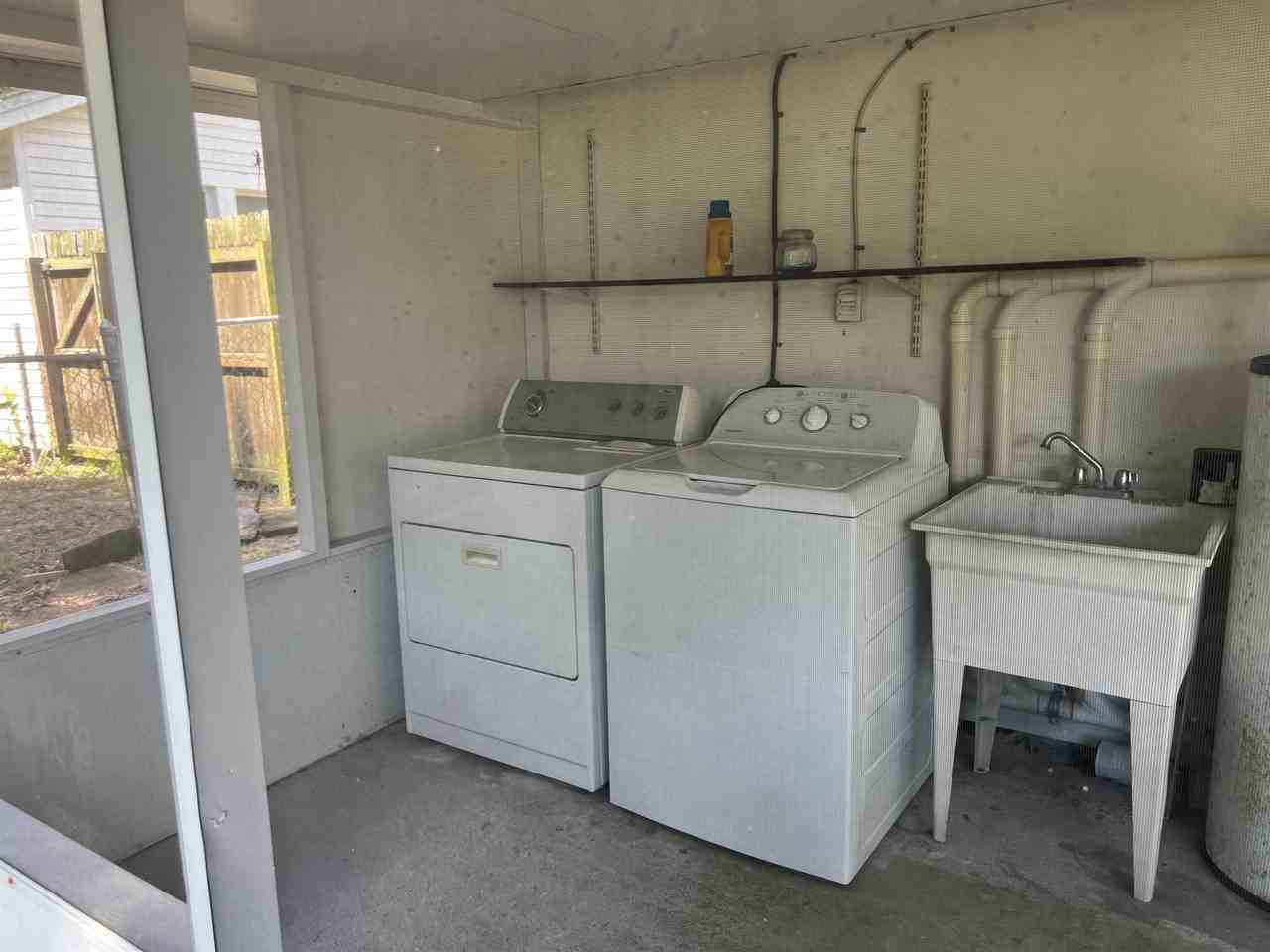 1004 N Gordon St - Photo 3 of 21