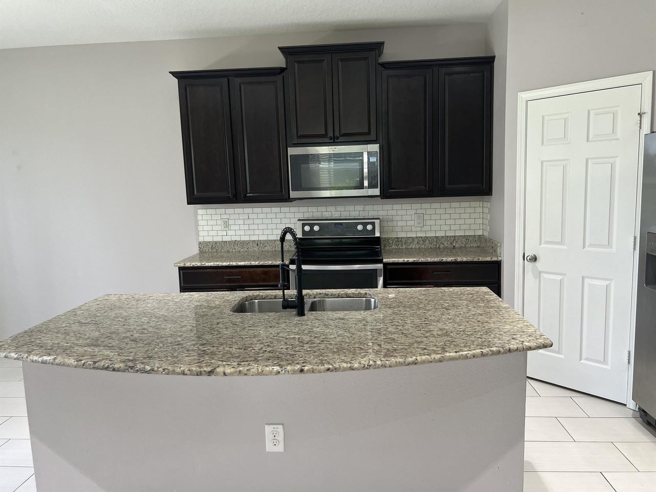 4924 White Sanderling Ct #1 - Photo 5 of 23