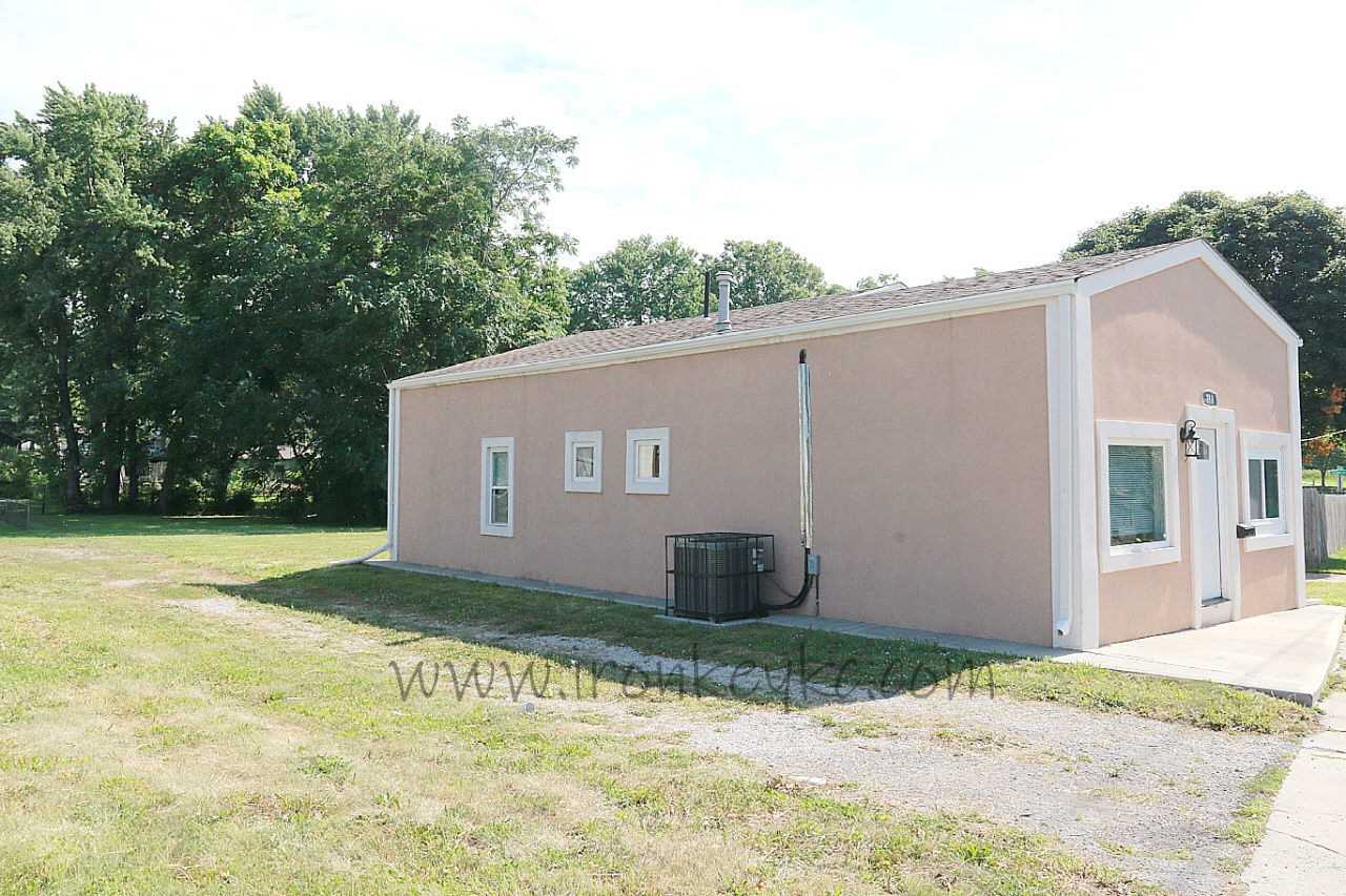 210 E College St - Photo 5 of 24