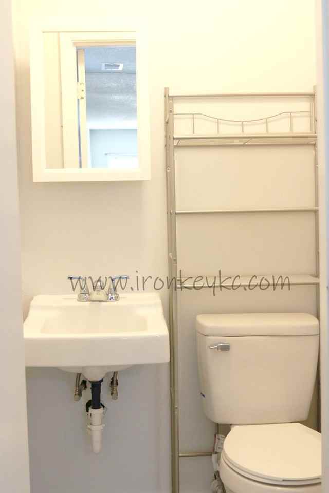 210 E College St - Photo 7 of 24