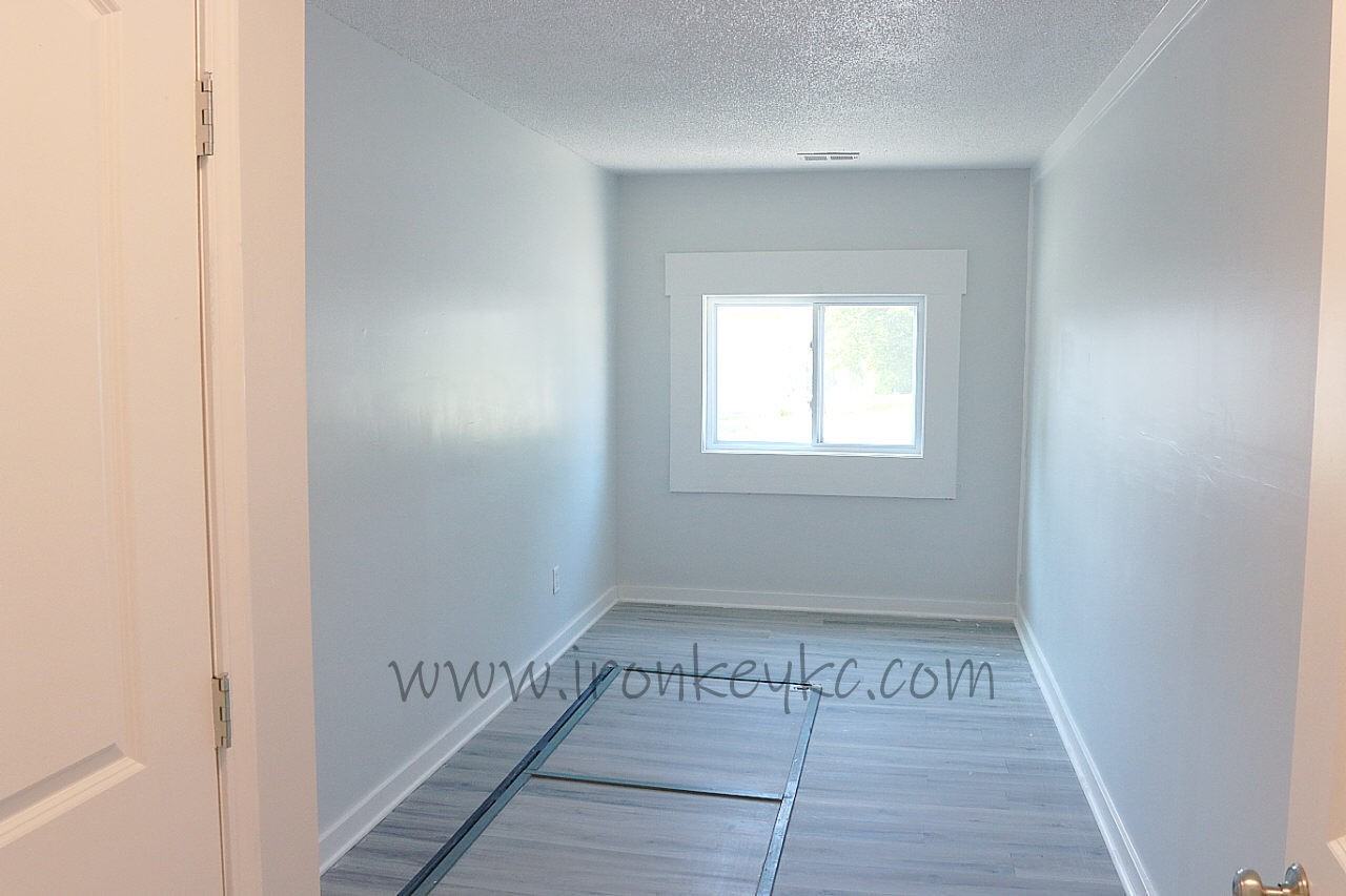 210 E College St - Photo 2 of 24