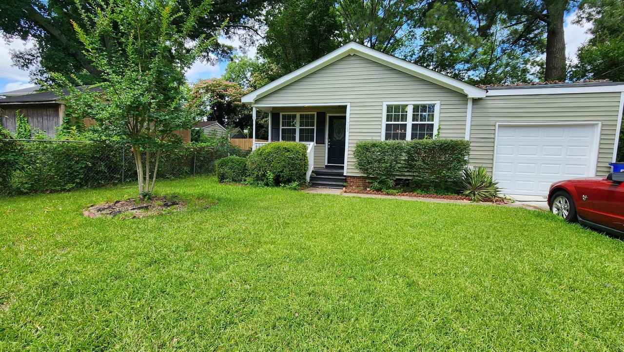 3213 Locust Ave - Photo 4 of 22