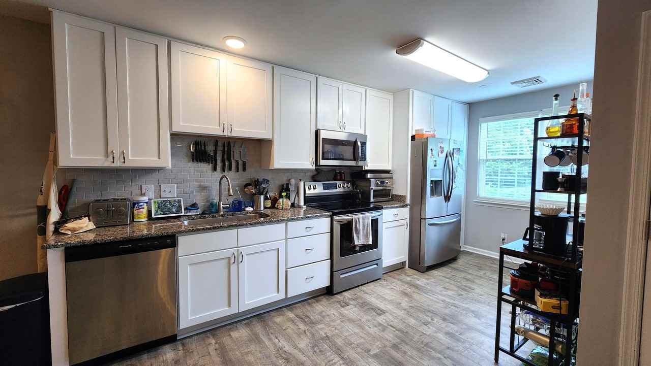 3213 Locust Ave - Photo 6 of 22