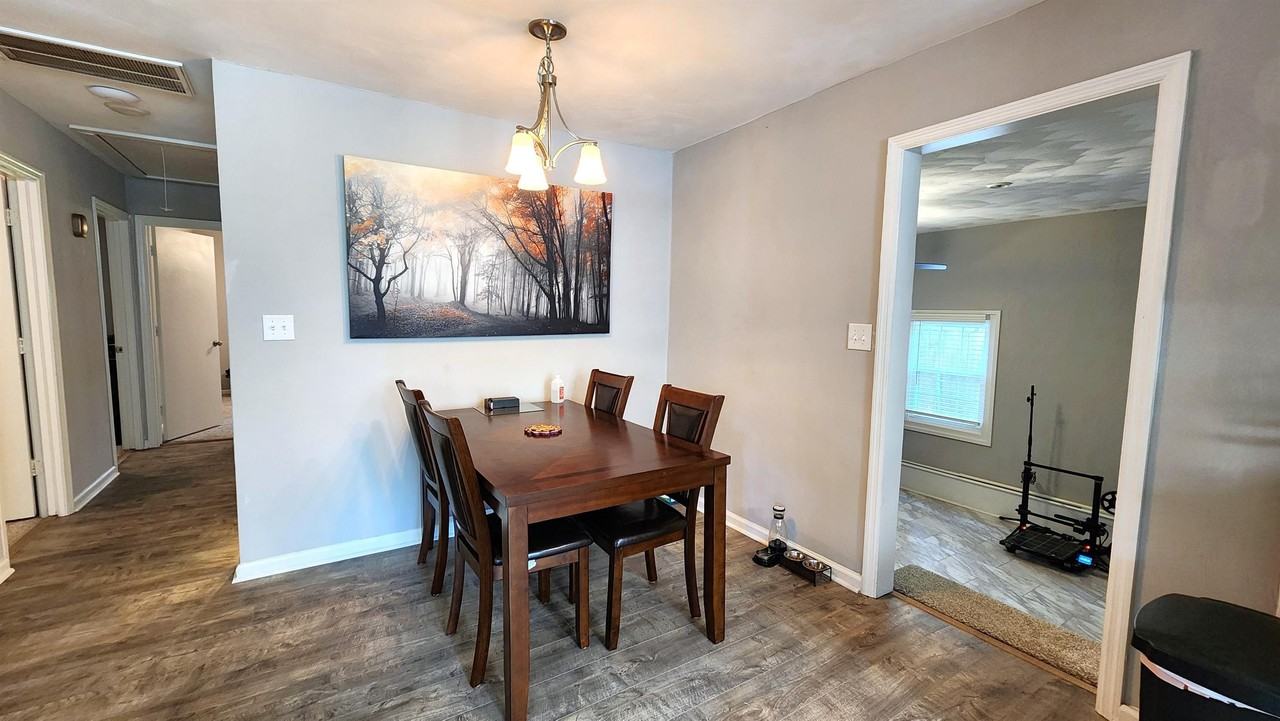 3213 Locust Ave - Photo 3 of 22