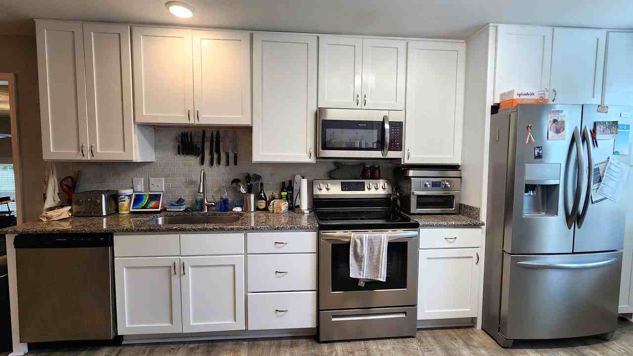 3213 Locust Ave - Photo 3 of 22