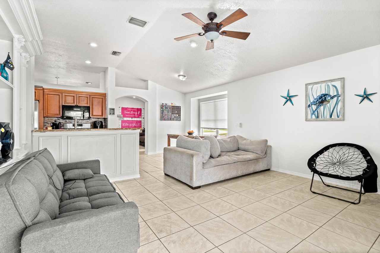 13804 Ogakor Dr - Photo 4 of 24