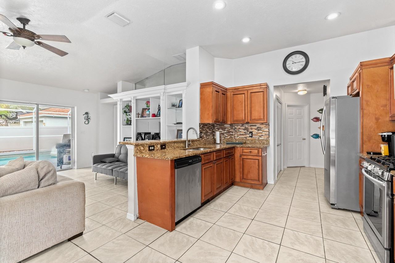 13804 Ogakor Dr - Photo 5 of 24