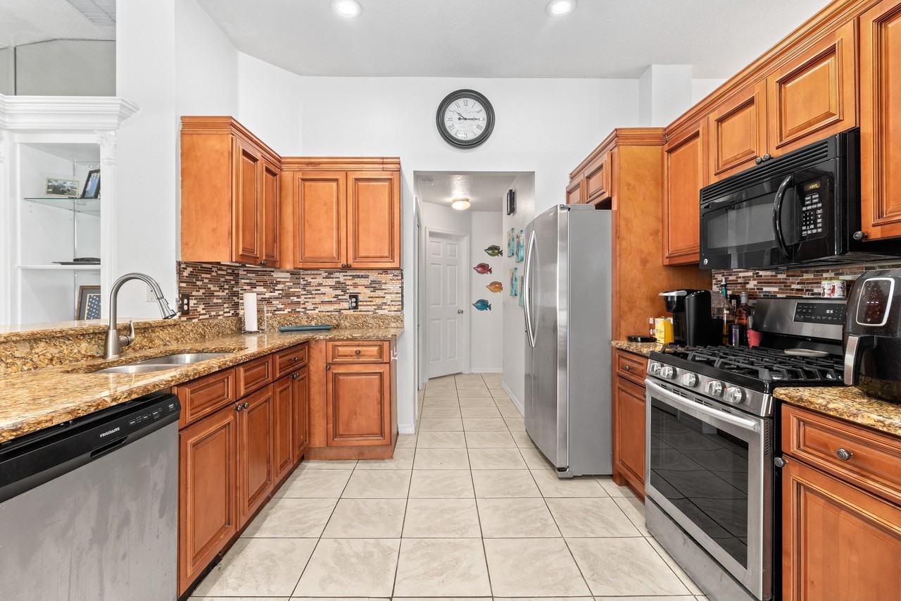 13804 Ogakor Dr - Photo 2 of 24