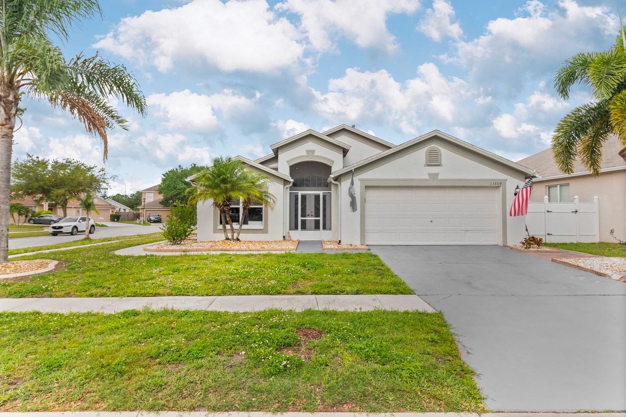 13804 Ogakor Dr - Photo 5 of 24