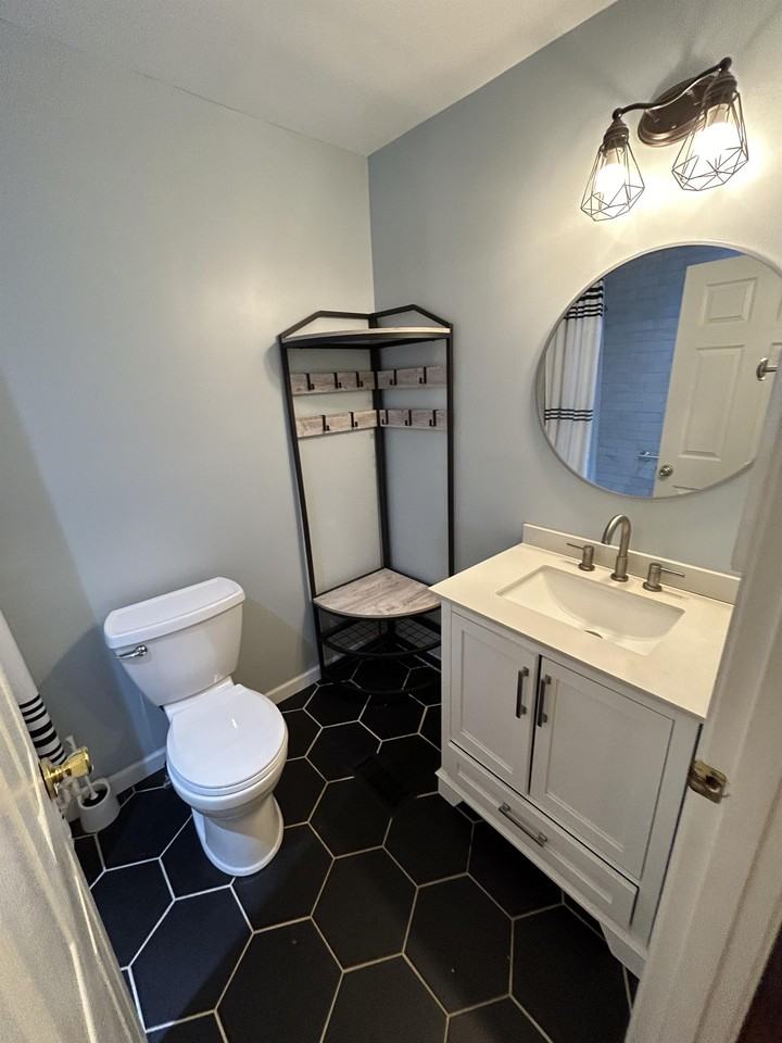 19318 Liberty Heights Ln - Photo 2 of 16