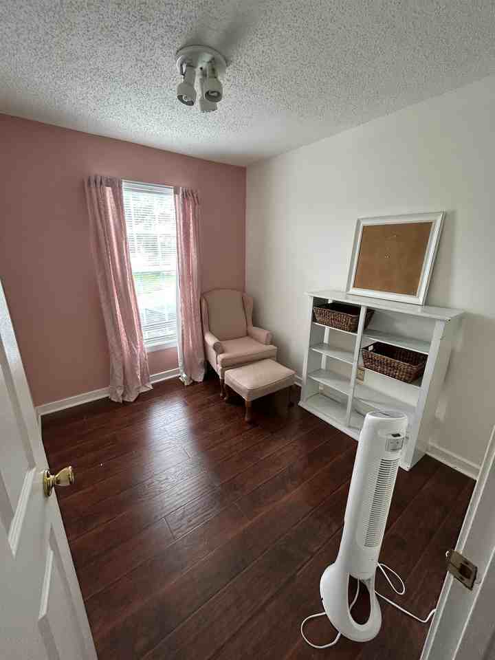 19318 Liberty Heights Ln - Photo 7 of 16