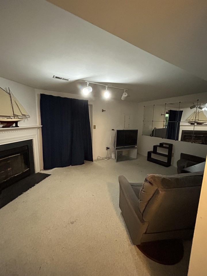 19318 Liberty Heights Ln - Photo 2 of 16