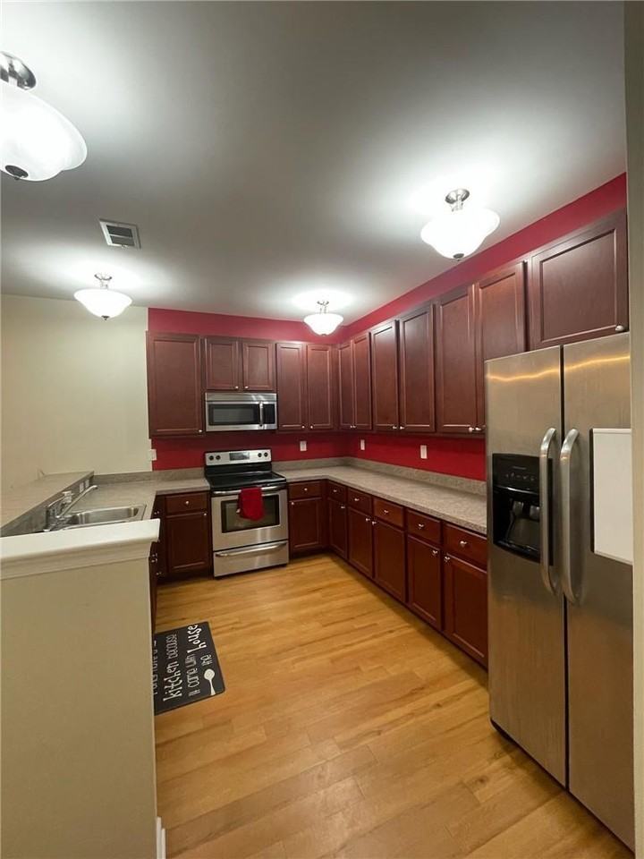 2409 Leytonstone Dr - Photo 6 of 27