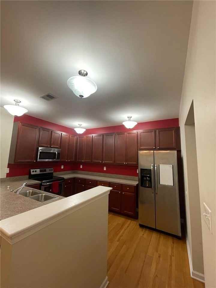 2409 Leytonstone Dr - Photo 3 of 27