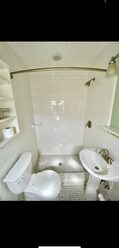 368 Palm Ave #A - Photo 7 of 19