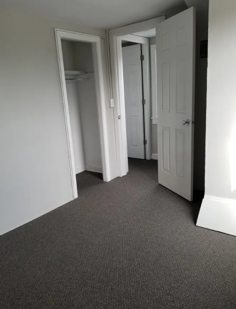 543 Putnam St - Photo 6 of 8