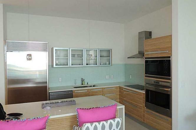 2020 N Bayshore Dr #2405 - Photo 6 of 21