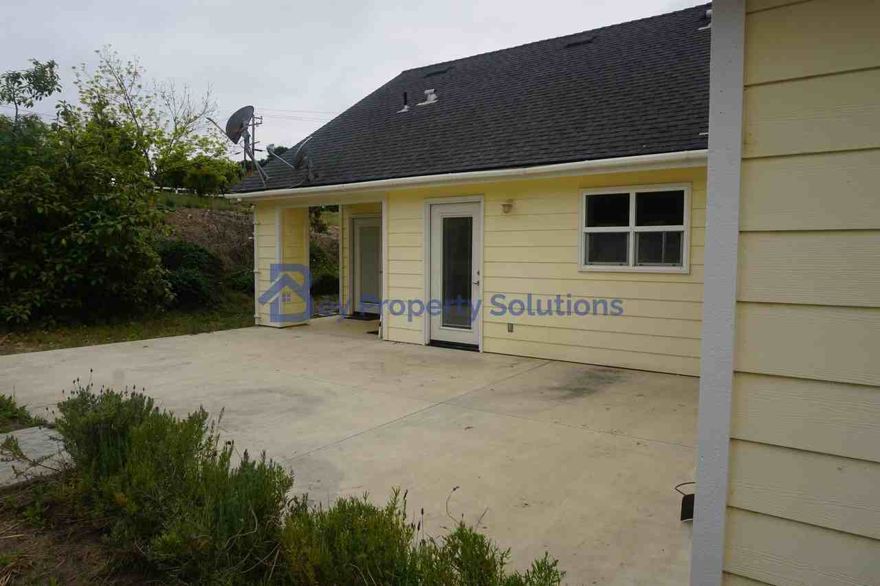 365 Zenon Way - Photo 6 of 20