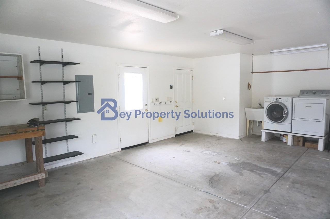 365 Zenon Way - Photo 3 of 20