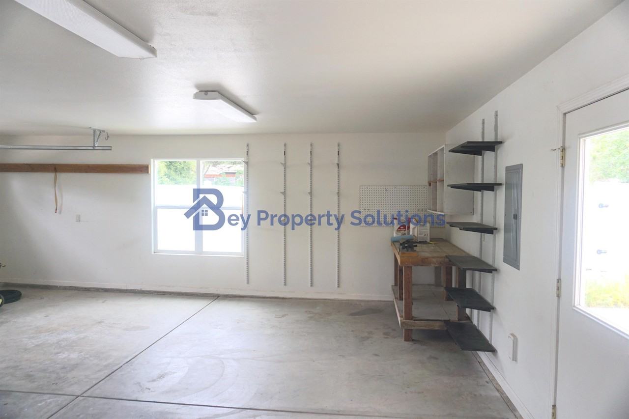 365 Zenon Way - Photo 6 of 20