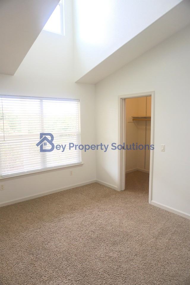 365 Zenon Way - Photo 2 of 20