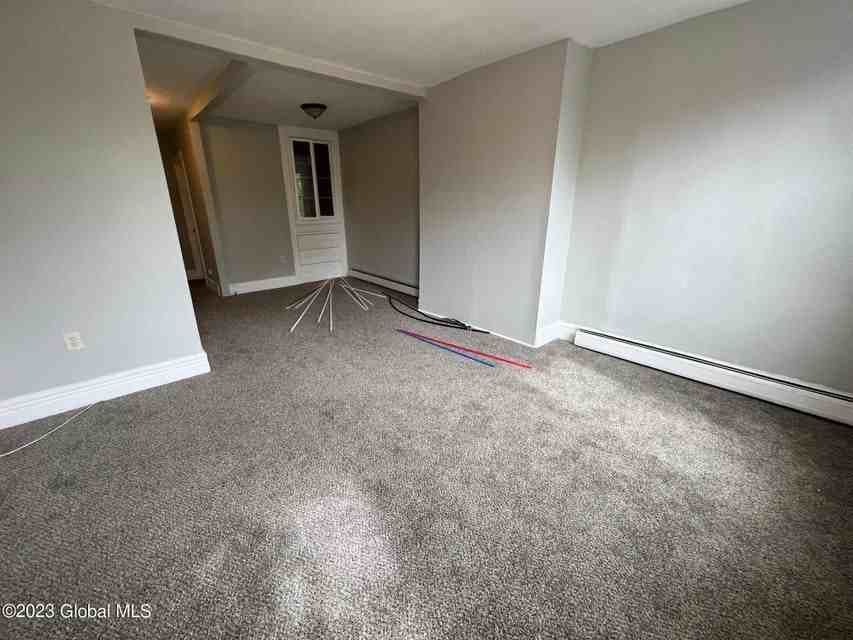 57 Broad St - Photo 3 of 6