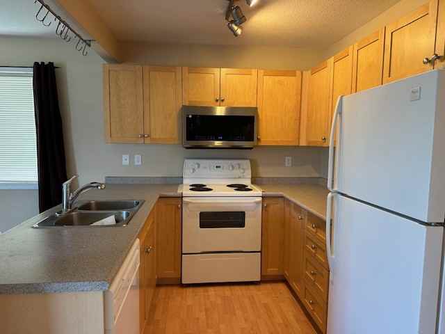 249 Edwards Drive SW - Photo 2 of 14