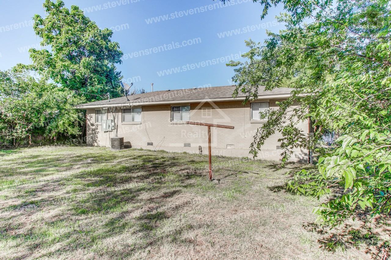 420 Nw 53rd St - Photo 2 of 23