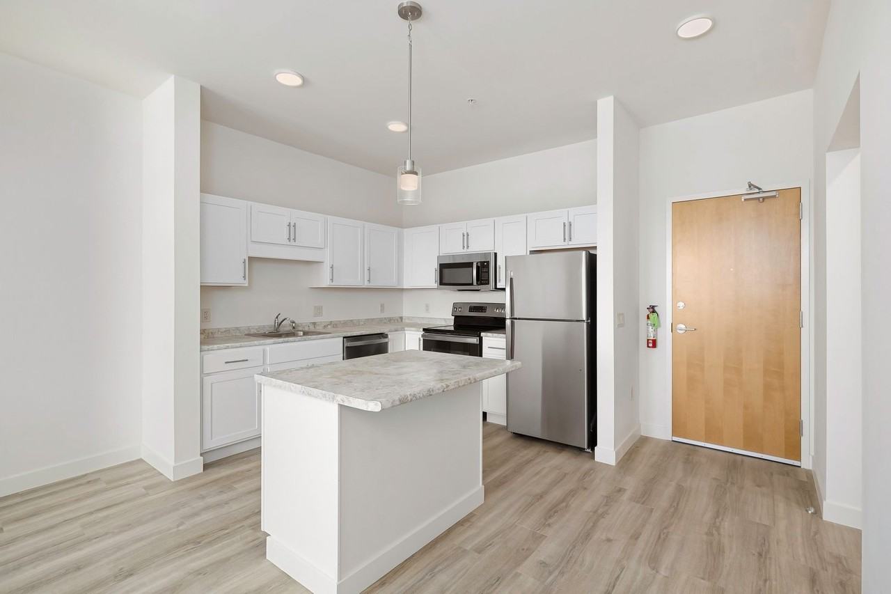 70 Cambrian Way - Photo 4 of 40