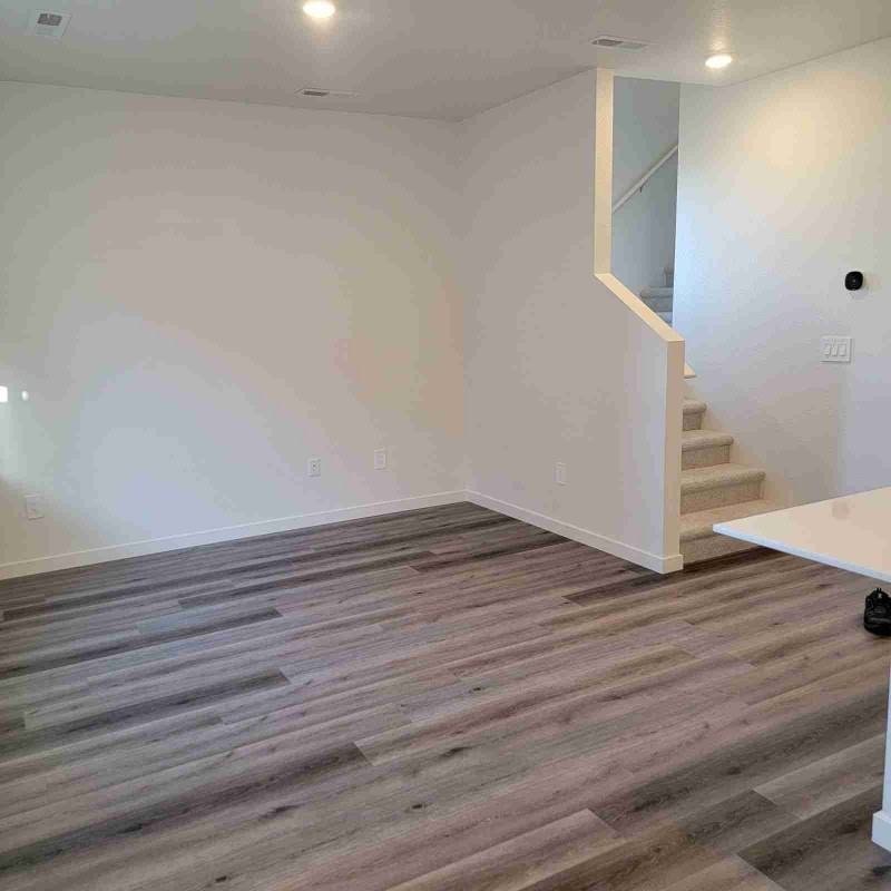 323 Condor Way - Photo 3 of 11