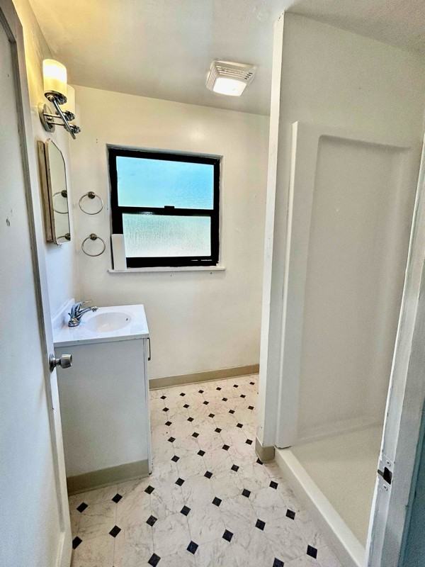 2847 Coloma St #B - Photo 3 of 8