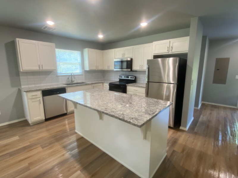 215 S Fairland Ave - Photo 3 of 20