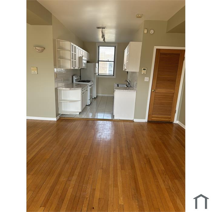 5730 S King Dr #3C - Photo 3 of 5