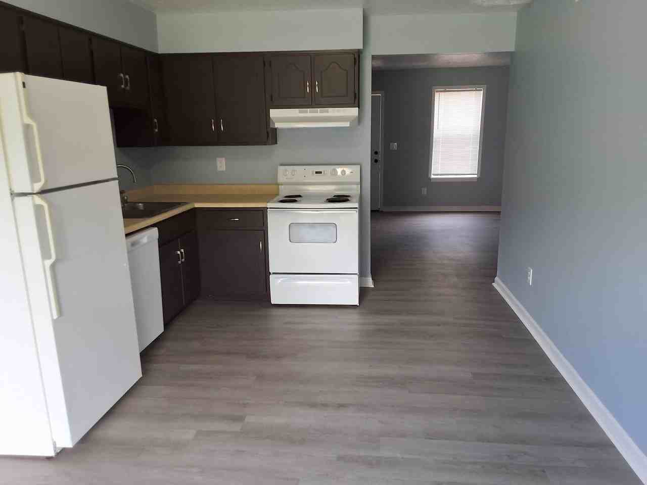 720 E. Lincoln Trail - Photo 2 of 9