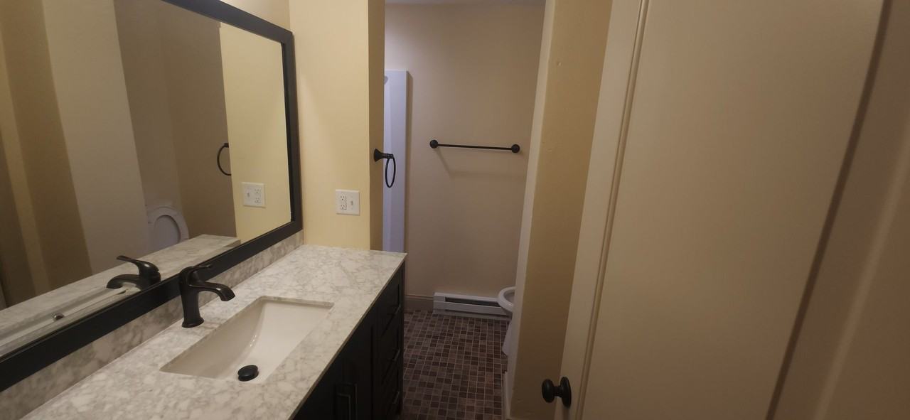 1416 E State St Apartments - Photo 7 of 26