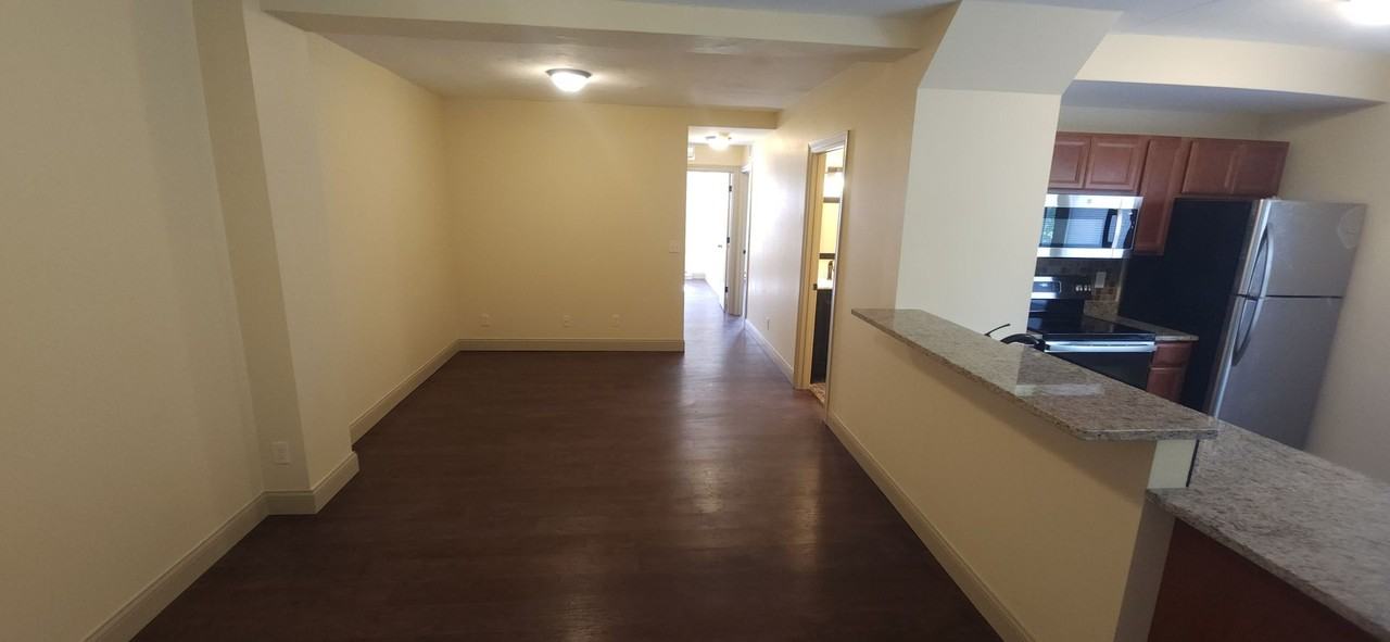 1416 E State St Apartments - Photo 3 of 18