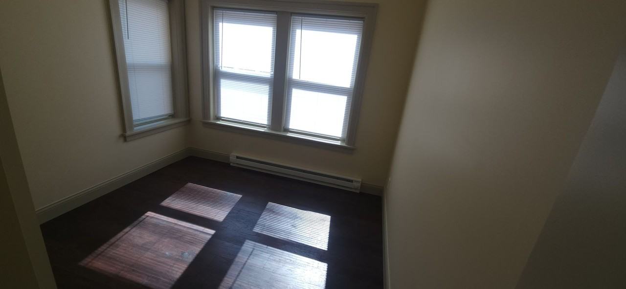 1416 E State St Apartments - Photo 4 of 18
