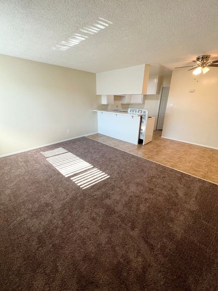 CHADRON - Photo 3 of 14