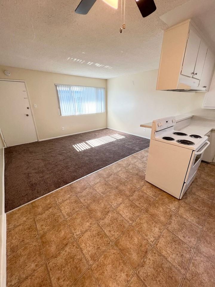 CHADRON - Photo 5 of 14