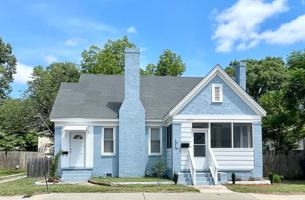 featured image of 2213 Rosewood Dr