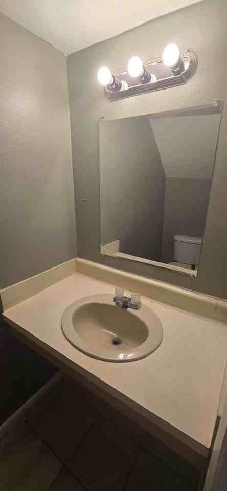 5108 E 28th Ave #B - Photo 7 of 13