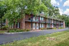 One Bedroom Apartment in Clawson - Photo 1 of 1